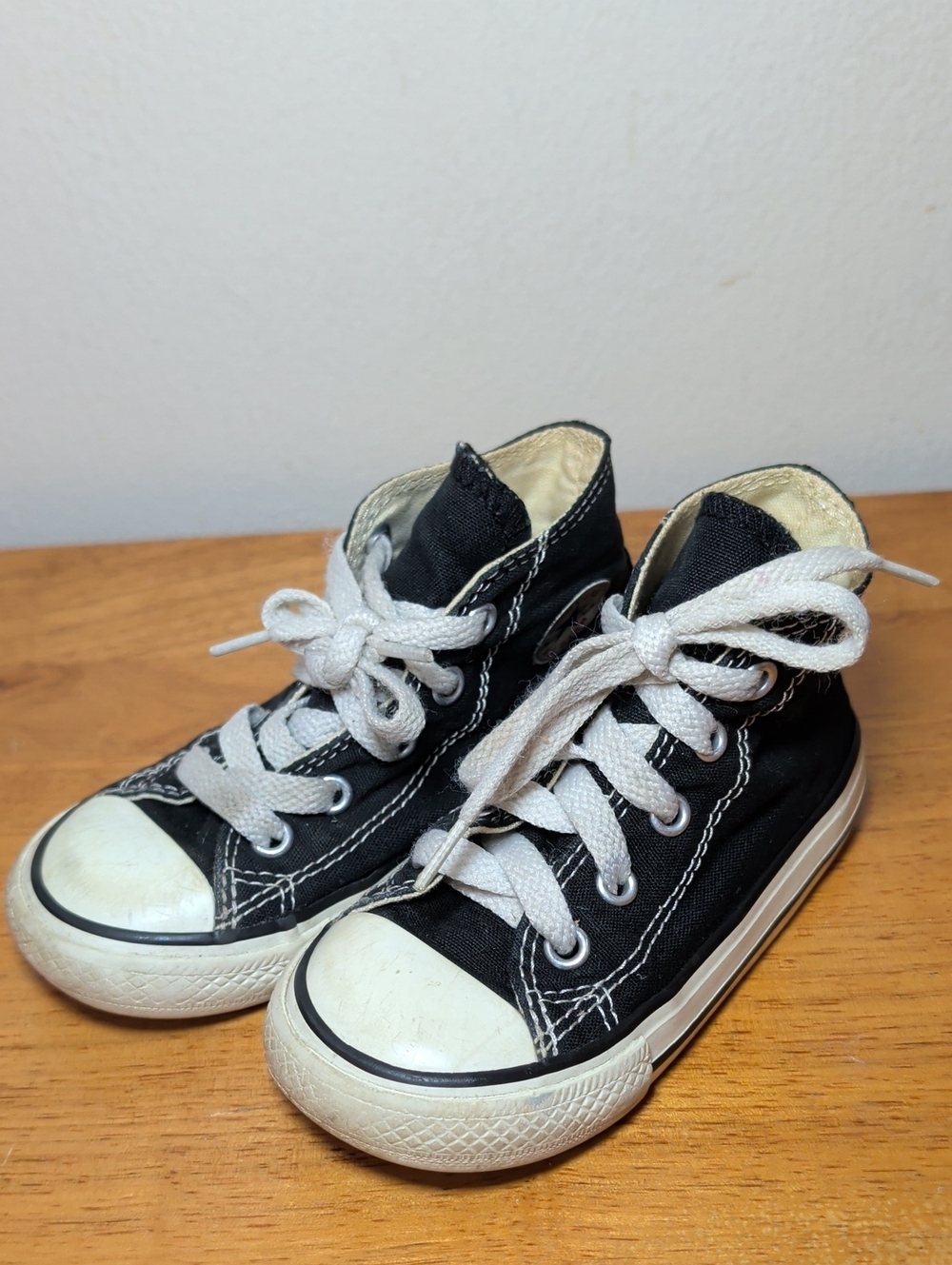 Converse Toddler Chucks Black White Sneakers High-Top Grunge Indie Unisex Size 7